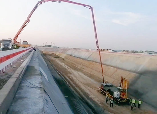 混凝土湿喷台车综合管廊工程边坡支护施工视频